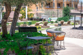 125 Fully Furnished 1BR Suite-Prime Location